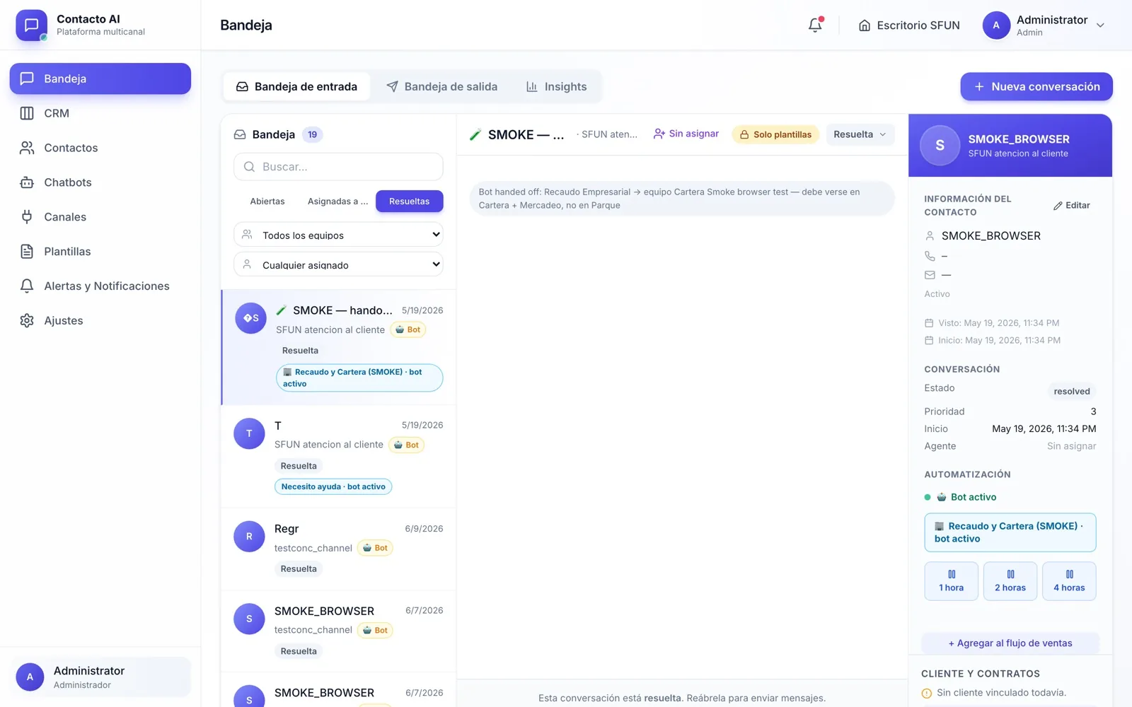 Bandeja de entrada de Contacto AI con una conversación de WhatsApp abierta